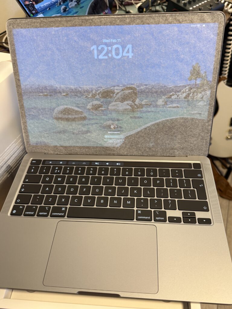 MacBook Pro Touch Bar 13